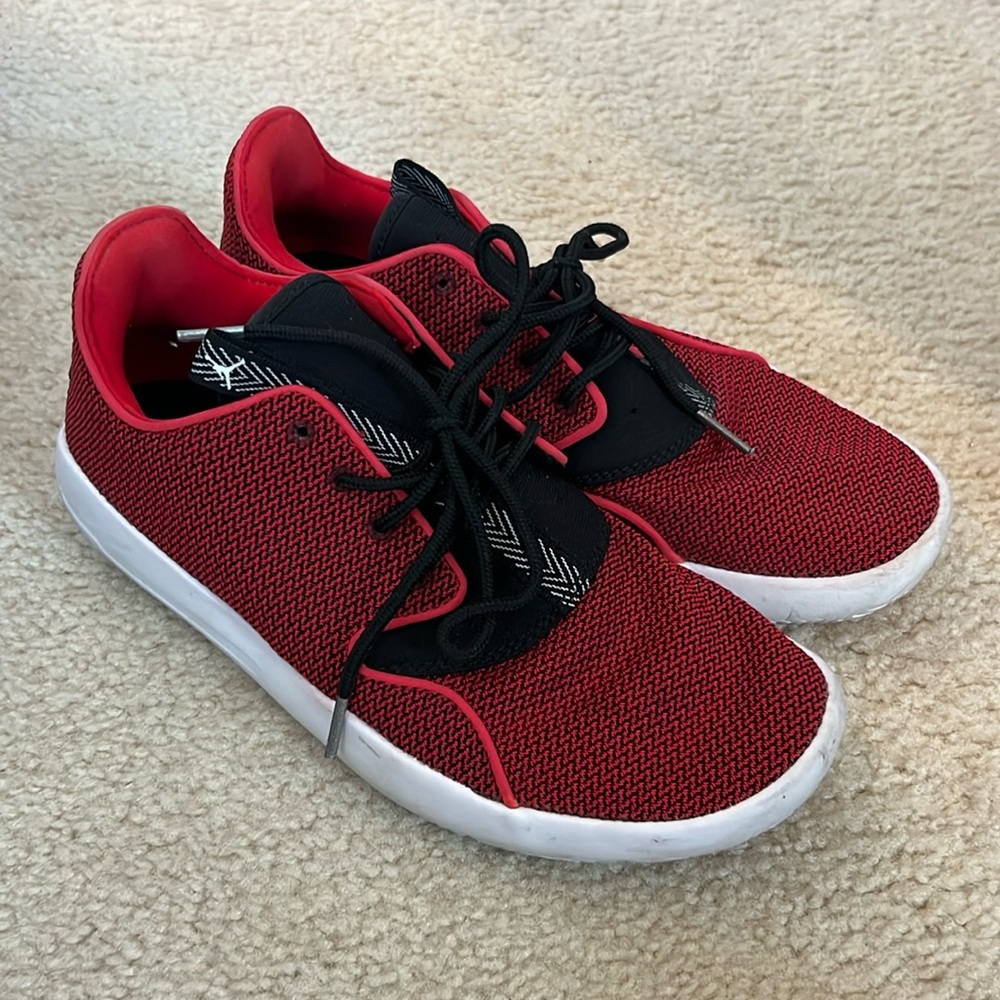 Nike Jordan eclipse all red 6Y. Only worn once